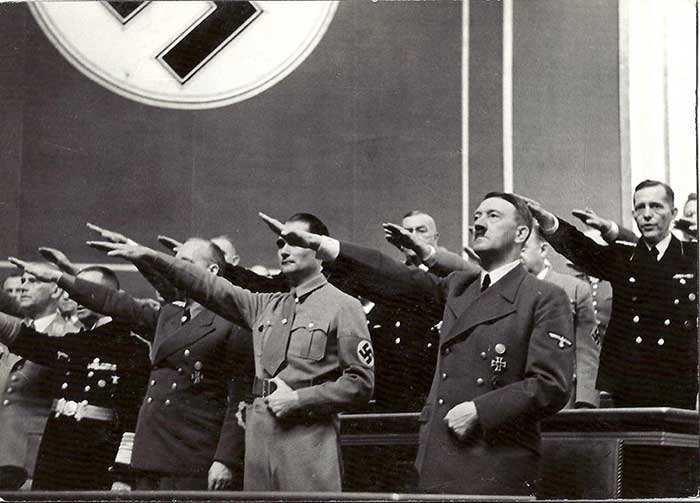 Hess et Hitler au Reichstag