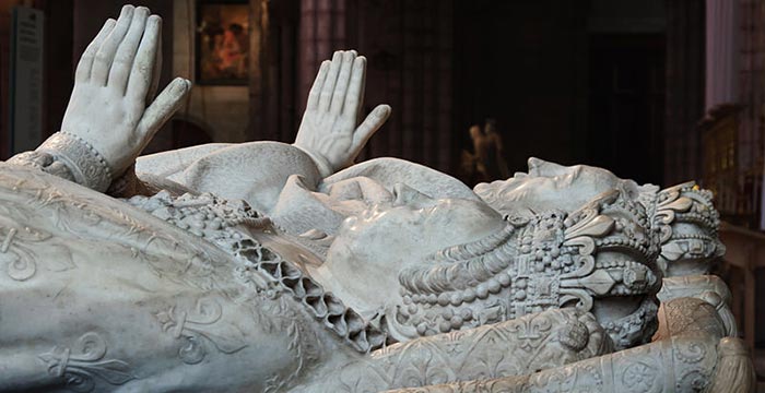 Gisants de Catherine de Médicis et de son mari Henri II à la basilique Saint-Denis